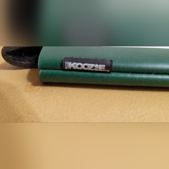 SUB POP Original Koozie Green NWOT Drink Beer Can Cozy Koozy Bottle Music Label - Picture 6 of 10